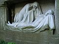 Pieta, 1912, für das Wandgrab der Familien Fröhlich auf dem Alten Zwölf-Apostel-Friedhof, Berlin-Schöneberg....