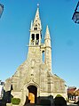 La façade de l'église paroissiale Saint-Pierre.