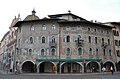 Piazza Duomo, frescoes