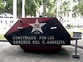 English: a tractor modified to serve as a tank for the Cuban Revolution. Showing at the Museum of the Revolution in La Habana Italiano: Trattore modificato dalle truppe rivoluzionarie per servire da carrarmato durante la Rivoluzione Cubana. In esposizione al Museo della Rivoluzione a La Habana