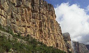 Cingles de la Serra de Sis (Baixa Ribagorça).jpg