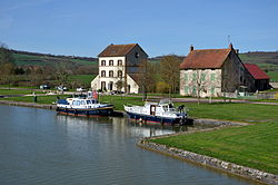 Pont-Royal sur le canal de Bourgogne