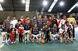 Mauricio Macri participó de un partido de fútbol con Ariel Ortega y Enzo Francéscoli (9723452045).jpg