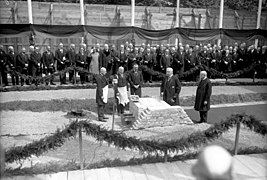 Bundesarchiv Bild 102-05920, Reichskanzlei, Grundsteinlegung Erweiterungsbau.jpg