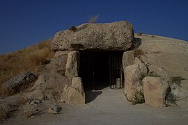 Dolmen of Viera entrance - front view.JPG