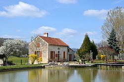 Ecluse entre Venarey les Laumes et Pouillenay