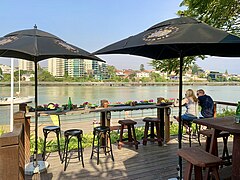 Terrace of Medley Café and Restaurant, Kangaroo Point, Queensland, 02.jpg