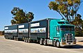 Road Train im Outback