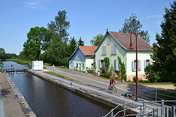 Ecluse sur le Canal du Rhone au Rhin vers Bretagne