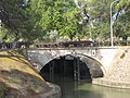 Canal du Midi: l'Ouvrage du Libron permette au Canal du Midi de passer un cours d'eau.