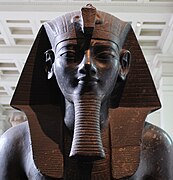 Head of statue depicting new kingdom pharaoh Amenhotep III.jpg