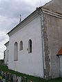 Čeština: Severní stěna kostelní lodi s okny z různých období English: The northern wall of the church with the windows from the different epoches Русский: северная стена церкви с окнами из разнзх времён Italiano: Il muro boreale della chiesa con le finestre dalle diverse ere