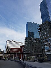 Pasarela entre las Torres Isozaki y el puente de Calatrava