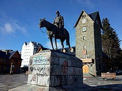 Estatua de Julio A. Roca en el Centro Cívico.jpg