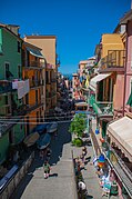 Main road in Manarola, Cinque Terre, Italy.jpg