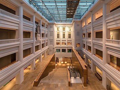 "Interior_of_the_National_Gallery_Singapore.jpg" by User:Basile Morin
