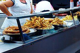 Puesto de churros y buñuelos en Elche.jpg