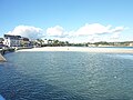 Français : Crozon : la plage de Morgat vue de la route menant au port 1