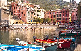 Vernazza Town Cinque Terre.jpg