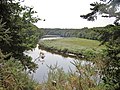 La Laïta vu depuis le sentier de rive gauche longeant le bois de Coatroual (en Guidel) ; à droite la rive droite et la forêt de Carnoët (en Quimperlé).