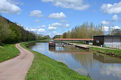 Port de Sardy-les-Epiry sur le canal du Nivernais