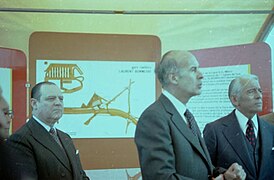 R. Barre, V. Giscard-d'Estaing et F. Collomb, inauguration du métro de Lyon.jpg