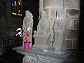 Chapelle Notre-Dame de Lambader : statues provenant d'un ancien calvaire