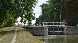 Ecluse sur le canal du Loing