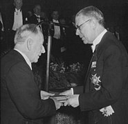 Frits Zernike with King 1953.jpg