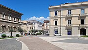 Thumbnail for File:Piazza Roma, Benevento 02.jpg