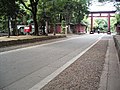 Sandō is the road approaching either a Shinto shrine or a Buddhist temple.