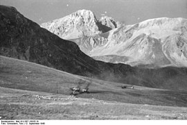 Bundesarchiv Bild 101I-567-1503D-10, Gran Sasso, Zerstörung der Lastensegler.jpg