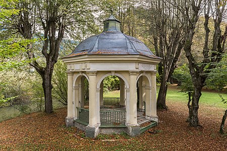 "Straßburg_Pöckstein_1_Schlosspark_Monopteros_11102016_4827.jpg" by User:Johann Jaritz