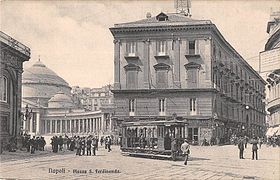 Napoli, Piazza Trieste e Trento 14.jpg