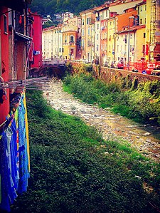 Ponte Nuovo delle Lagrime, Colors along the river