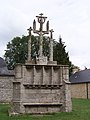 Le calvaire près de la chapelle Notre-Dame-de-Kerdévot, vue d'ensemble 2