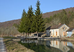 Canal de Bourgogne Ecluse 55 de Saint Eau