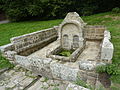 La fontaine Notre-Dame de Grâces (sur le placître de l'actuelle chapelle Saint-Léger) 2.