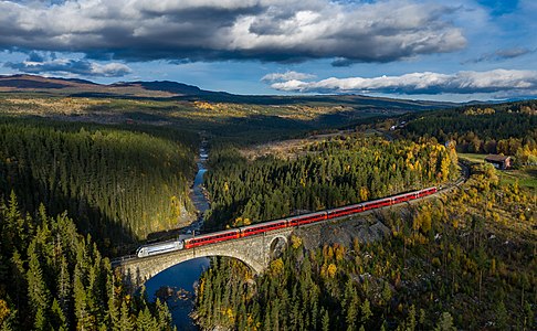 SJ Norge El 18 with Regiontog on Orkla bridge