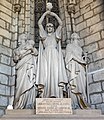   Grup escultòric representant les virtuts teologals (Fe, Esperança i Caritat) a la tomba de Manuel Girona a la Catedral de Barcelona