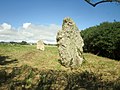 Crozon : les deux menhirs de Raguenez au-dessus de la plage de la Source (partie ouest de la plage du Poul) 1.