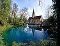 Deutsch: Blautopf in Blaubeuren mit Kloster, Deutschland