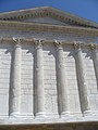 Nimes-Römischer Podiumstempel-Der Tempel war ursprünglich Kaiser Augustus, dann den Enkeln Gajus und schließlich Lucius Cäsar geweiht.