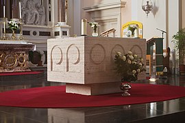 Clonmel Irishtown St. Mary's Church of the Assumption Altar 2012 09 06.jpg