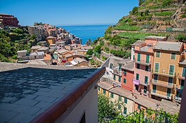 Manarola, Cinque Terre, Italy seen from hill.jpg