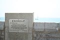 Plaque posée sur le môle rappelant le départ de Sète en 1947 de l'Exodus 47 vers la Palestine.