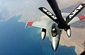 العربية: مقاتلة أف-16 فالكون تابعة للقوات الجوية المصرية تتحضر للإتصال مع مدمرة دبابات كاي سي-135 تابعة للقوات الجوية الأميركية English: An Egyptian air force F-16D Fighting Falcon prepares to make contact with a USAF KC-135 Stratotanker