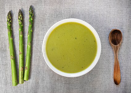 "Asparagus_soup_(spargelsuppe).jpg" by User:PetarM