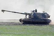 Самоходная артиллерийская установка "Мста-С" во время учений